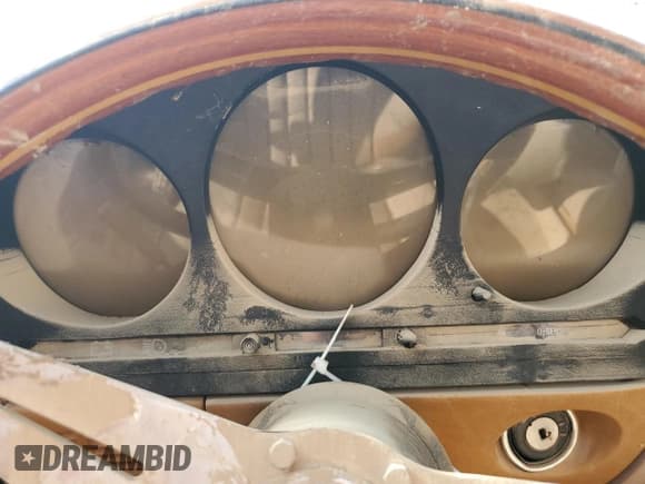 ✅ 1980 Mercedes-Benz SL • VIN: WDB10704412065572 • Lot: 69057525. Listed on Copart with Not provided. Free auction sales archive from the USA and detailed vehicle history report at DreamBid. Image 9.