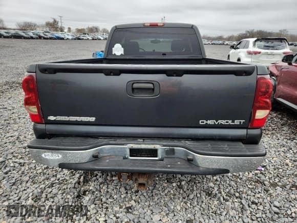 ✅ 2003 Chevrolet Silverado 1500 LS • VIN: 2GCEC19V531410724 • Lot: 93636465. Listed on Copart with 242,054 mi. Free auction sales archive from the USA and detailed vehicle history report at DreamBid. Image 6.