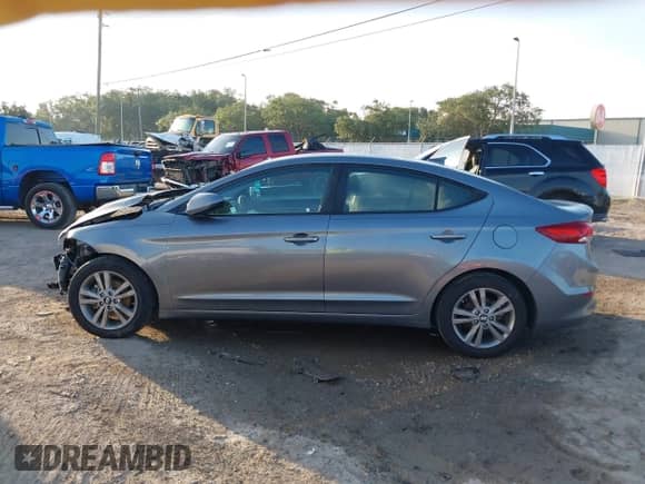 2018 Hyundai Elantra SEL z VIN 5NPD84LF1JH261367, wystawiony jako IAAI lot #43102973 z przebiegiem 105 603 mil mil oraz . Historia ofert i sprzedaży dostępna na DreamBid. Obrazek 13.