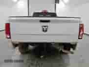 2017 Ram 1500 Tradesman z VIN 3C6JR6DG8HG768716, wystawiony jako Copart lot #80923085 z przebiegiem 154 341 mil mil oraz Czysty tytuł • Clean title. Historia ofert i sprzedaży dostępna na DreamBid. Obrazek 6.