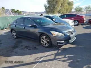 ✅ 2013 Nissan Altima SL • VIN: 1N4BL3AP3DC130460 • Lot: 43840924. Listed on IAAI with 162,307 mi. Free auction sales archive from the USA and detailed vehicle history report at DreamBid. Image 1.