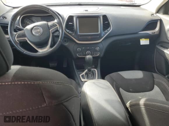 ✅ 2014 Jeep Cherokee Latitude • VIN: 1C4PJLCB2EW205866 • Lot: 92249675. Listed on Copart with 181,295 mi. Free auction sales archive from the USA and detailed vehicle history report at DreamBid. Image 8.