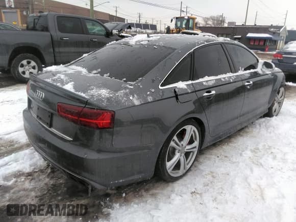 ✅ 2018 Audi S6 Prestige • VIN: WAUHFAFC2JN076555 • Lot: 41576151. Listed on IAAI with 60,433 mi. Free auction sales archive from the USA and detailed vehicle history report at DreamBid. Image 4.