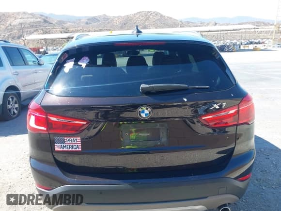 ✅ 2018 BMW X1 sDrive28i • VIN: WBXHU7C37J5L05511 • Lot: 42980003. Listed on IAAI with 25,925 mi. Free auction sales archive from the USA and detailed vehicle history report at DreamBid. Image 17.