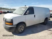 ✅ 2021 GMC Savana Cargo • VIN: 1GTW7AFP2M1305029 • Лот: 48818395. Опубликован ранее на Copart с пробегом 113 593 миль. Бесплатный доступ к архиву аукционных продаж из США и подробный отчёт об истории автомобиля на DreamBid. Изображение 1.