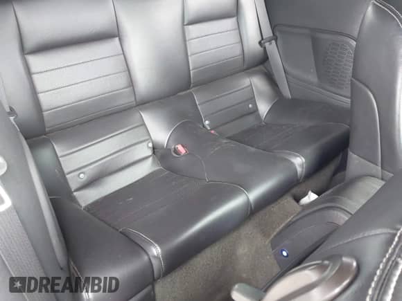 2014 Ford Mustang V6 с VIN 1ZVBP8EM7E5246694, выставлен на аукционе IAAI как лот 43213482 с пробегом 204 803 миль миль и . История ставок и продаж доступна на DreamBid. Изображение 8.