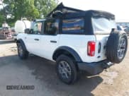 ✅ 2024 Ford Bronco Big Bend • VIN: 1FMDE7BH5RLA14689 • Lot: 42709835. Wystawiony na IAAI z przebiegiem 19 259 mil. Bezpłatny archiwum sprzedaży aukcyjnych z USA i szczegółowy raport historii pojazdu na DreamBid. Zdjęcie 3.