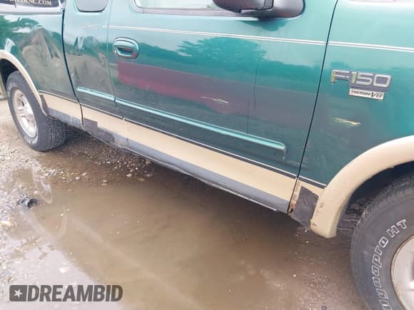 ✅ 2000 Ford F-150 XL • VIN: 1FTRX17L9YNA14700 • Lot: 42463519. Listed on IAAI with 148,629 mi. Free auction sales archive from the USA and detailed vehicle history report at DreamBid. Image 12.