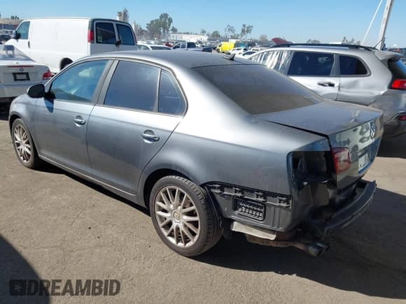 ✅ 2008 Volkswagen Jetta Wolfsburg Edition • VIN: 3VWRJ71K48M128731 • Лот: 43551790. Опубликован ранее на IAAI с пробегом 183 097 миль. Бесплатный доступ к архиву аукционных продаж из США и подробный отчёт об истории автомобиля на DreamBid. Изображение 3.