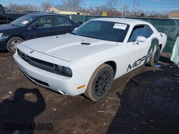 ✅ 2010 Dodge Challenger SE • VIN: 2B3CJ4DV5AH255278 • Lot: 41415895. Wystawiony na IAAI z przebiegiem 176 468 mil. Bezpłatny archiwum sprzedaży aukcyjnych z USA i szczegółowy raport historii pojazdu na DreamBid. Zdjęcie 2.