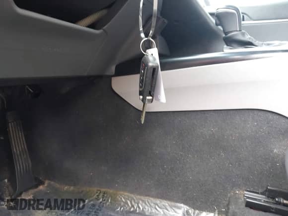 2020 Toyota Camry SE с VIN 4T1G11AK6LU360206, выставлен на аукционе IAAI как лот 43180776 с пробегом 123 421 миль миль и . История ставок и продаж доступна на DreamBid. Изображение 11.