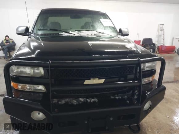 ✅ 2001 Chevrolet Silverado 2500HD LS • VIN: 1GCHK29GX1E199698 • Лот: 41595779. Опубликован ранее на IAAI с пробегом 166 998 миль. Бесплатный доступ к архиву аукционных продаж из США и подробный отчёт об истории автомобиля на DreamBid. Изображение 12.