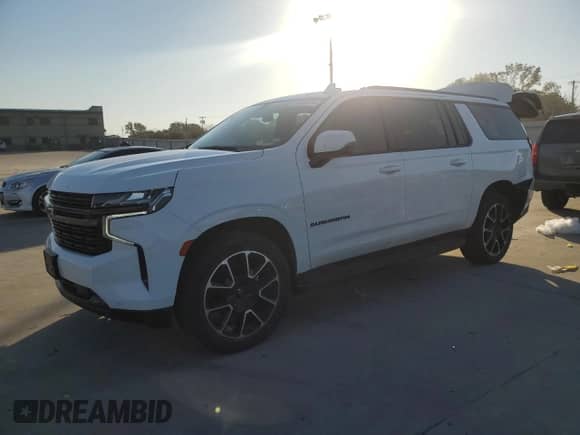 ✅ 2021 Chevrolet Suburban RST • VIN: 1GNSCEKDXMR209607 • Lot: 74086874. Wystawiony na Copart z przebiegiem 77 355 mil. Bezpłatny archiwum sprzedaży aukcyjnych z USA i szczegółowy raport historii pojazdu na DreamBid. Zdjęcie 1.
