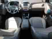 2012 Hyundai Tucson GLS z VIN KM8JU3AC5CU343138, wystawiony jako Copart lot #68009914 z przebiegiem 65 276 mil mil oraz Szkoda całkowita • Salvage title. Historia ofert i sprzedaży dostępna na DreamBid. Obrazek 8.