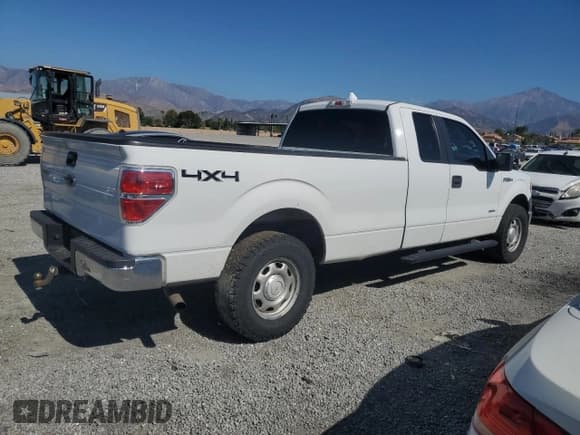 ✅ 2013 Ford F-150 XL • VIN: 1FTFX1ET5DKF74649 • Lot: 82712205. Wystawiony na Copart z przebiegiem 156 132 mil. Bezpłatny archiwum sprzedaży aukcyjnych z USA i szczegółowy raport historii pojazdu na DreamBid. Zdjęcie 3.