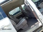 ✅ 2018 Chrysler Pacifica Touring L • VIN: 2C4RC1BG9JR141879 • Lot: 42801376. Wystawiony na IAAI z przebiegiem 137 968 mil. Bezpłatny archiwum sprzedaży aukcyjnych z USA i szczegółowy raport historii pojazdu na DreamBid. Zdjęcie 8.