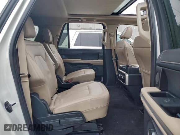 ✅ 2024 Ford Expedition Max Limited • VIN: 1FMJK1K85REA75439 • Lot: 90393875. Wystawiony na Copart z przebiegiem Nie podano. Bezpłatny archiwum sprzedaży aukcyjnych z USA i szczegółowy raport historii pojazdu na DreamBid. Zdjęcie 11.