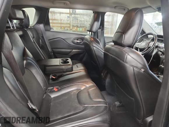 ✅ 2019 Jeep Cherokee Latitude Plus • VIN: 1C4PJLLB2KD300791 • Lot: 85581585. Listed on Copart with 101,204 mi. Free auction sales archive from the USA and detailed vehicle history report at DreamBid. Image 11.