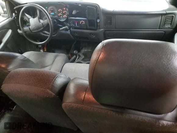 ✅ 2005 Chevrolet Silverado 1500 • VIN: 1GCEK19V55E207854 • Лот: 45152015. Опубликован ранее на Copart с пробегом 283 106 миль. Бесплатный доступ к архиву аукционных продаж из США и подробный отчёт об истории автомобиля на DreamBid. Изображение 8.