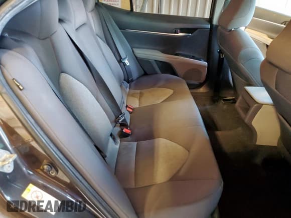 ✅ 2018 Toyota Camry LE • VIN: 4T1B11HK0JU558051 • Lot: 91110045. Wystawiony na Copart z przebiegiem 71 128 mil. Bezpłatny archiwum sprzedaży aukcyjnych z USA i szczegółowy raport historii pojazdu na DreamBid. Zdjęcie 10.