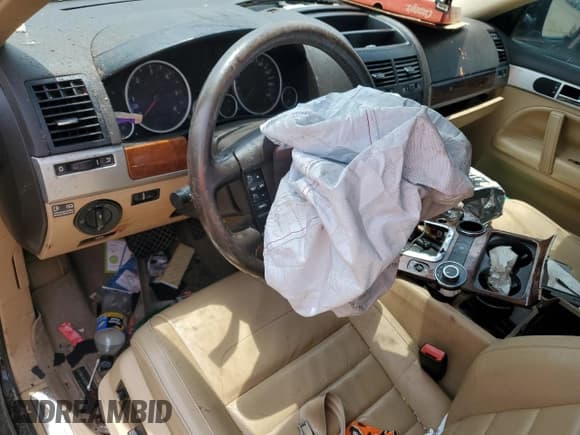 ✅ 2010 Volkswagen Touareg V6 • VIN: WVGFK7A96AD000603 • Lot: 60152355. Listed on Copart with Not provided. Free auction sales archive from the USA and detailed vehicle history report at DreamBid. Image 8.