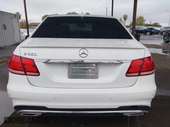✅ 2014 Mercedes-Benz E 350 Sport • VIN: WDDHF5KB2EB056990 • Lot: 43713162. Listed on IAAI with Not provided. Free auction sales archive from the USA and detailed vehicle history report at DreamBid. Image 17.