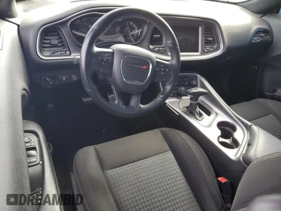 ✅ 2017 Dodge Challenger R/T • VIN: 2C3CDZBT3HH604862 • Lot: 45539544. Wystawiony na Copart z przebiegiem 70 821 mil. Bezpłatny archiwum sprzedaży aukcyjnych z USA i szczegółowy raport historii pojazdu na DreamBid. Zdjęcie 8.