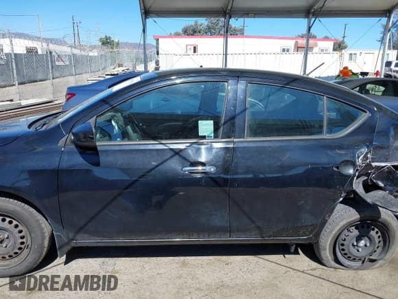 ✅ 2017 Nissan Versa S • VIN: 3N1CN7AP0HL863806 • Lot: 42835162. Wystawiony na IAAI z przebiegiem 81 991 mil. Bezpłatny archiwum sprzedaży aukcyjnych z USA i szczegółowy raport historii pojazdu na DreamBid. Zdjęcie 15.