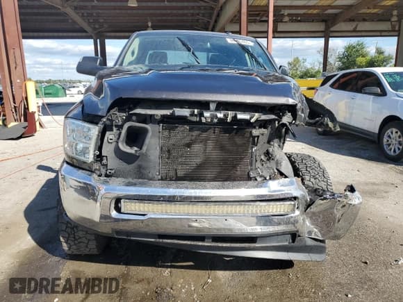 ✅ 2016 Ram 2500 Tradesman • VIN: 3C6UR5CL6GG121056 • Lot: 86785465. Wystawiony na Copart z przebiegiem 186 702 mil. Bezpłatny archiwum sprzedaży aukcyjnych z USA i szczegółowy raport historii pojazdu na DreamBid. Zdjęcie 5.