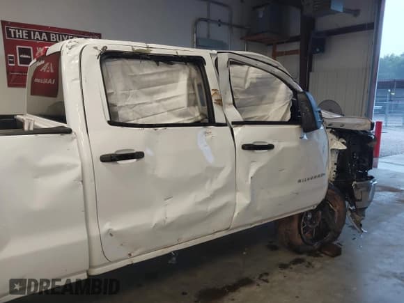 ✅ 2014 Chevrolet Silverado 1500 LT • VIN: 1GCUKREC1EF194139 • Lot: 43278109. Wystawiony na IAAI z przebiegiem 140 786 mil. Bezpłatny archiwum sprzedaży aukcyjnych z USA i szczegółowy raport historii pojazdu na DreamBid. Zdjęcie 20.