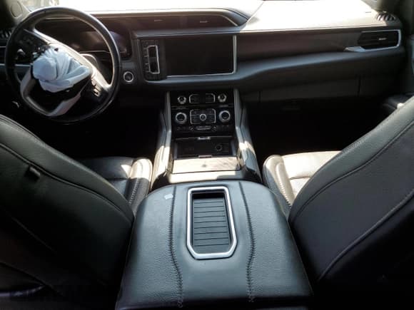 ✅ 2022 GMC Yukon XL Denali • VIN: 1GKS2JKL4NR137692 • Lot: 66701635. Listed on Copart with 71,645 mi. Free auction sales archive from the USA and detailed vehicle history report at DreamBid. Image 8.