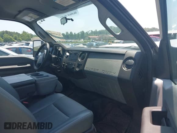 ✅ 2015 Ford F-250 • VIN: 1FDDF2B66FEA34884 • Lot: 42434311. Listed on IAAI with 131,644 mi. Free auction sales archive from the USA and detailed vehicle history report at DreamBid. Image 5.