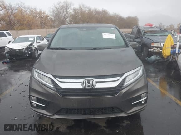 ✅ 2018 Honda Odyssey Elite • VIN: 5FNRL6H90JB059167 • Lot: 43741041. Listed on IAAI with 100,118 mi. Free auction sales archive from the USA and detailed vehicle history report at DreamBid. Image 12.