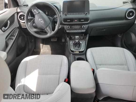 ✅ 2022 Hyundai Kona SEL • VIN: KM8K32AB5NU897050 • Лот: 73020154. Опубликован ранее на Copart с пробегом 24 915 миль. Бесплатный доступ к архиву аукционных продаж из США и подробный отчёт об истории автомобиля на DreamBid. Изображение 8.