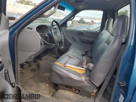 ✅ 2001 Ford F-150 XL • VIN: 1FTRF17W71NA44992 • Lot: 81205035. Listed on Copart with 125,671 mi. Free auction sales archive from the USA and detailed vehicle history report at DreamBid. Image 7.