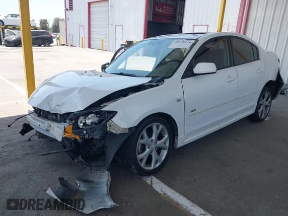 ✅ 2007 Mazda 3 S Touring • VIN: JM1BK324471663158 • Lot: 42575124. Wystawiony na IAAI z przebiegiem 160 938 mil. Bezpłatny archiwum sprzedaży aukcyjnych z USA i szczegółowy raport historii pojazdu na DreamBid. Zdjęcie 17.