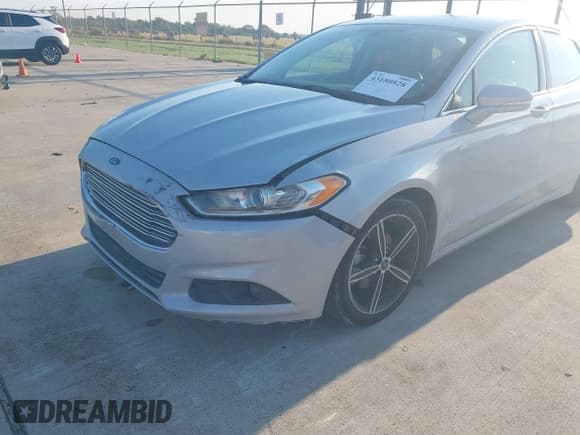 ✅ 2013 Ford Fusion SE • VIN: 3FA6P0HR6DR350611 • Lot: 43180828. Wystawiony na IAAI z przebiegiem 162 399 mil. Bezpłatny archiwum sprzedaży aukcyjnych z USA i szczegółowy raport historii pojazdu na DreamBid. Zdjęcie 12.