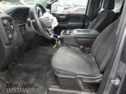 ✅ 2019 Chevrolet Silverado 1500 Custom • VIN: 1GCRYBEH0KZ334831 • Lot: 61571345. Wystawiony na Copart z przebiegiem 90 150 mil. Bezpłatny archiwum sprzedaży aukcyjnych z USA i szczegółowy raport historii pojazdu na DreamBid. Zdjęcie 7.