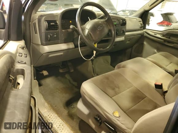 ✅ 2006 Ford F-250 XL • VIN: 1FTNF21586EB14334 • Lot: 44016915. Listed on Copart with 101,927 mi. Free auction sales archive from the USA and detailed vehicle history report at DreamBid. Image 8.