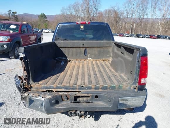 ✅ 2011 GMC Sierra 1500 SLE • VIN: 1GTR2VE35BZ209329 • Лот: 43670239. Опубликован ранее на IAAI с пробегом 191 958 миль. Бесплатный доступ к архиву аукционных продаж из США и подробный отчёт об истории автомобиля на DreamBid. Изображение 17.