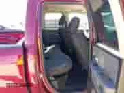 2024 Ram 1500 SLT z VIN 1C6RR7GG6RS147764, wystawiony jako IAAI lot #42824558 z przebiegiem 41 725 mil mil oraz . Historia ofert i sprzedaży dostępna na DreamBid. Obrazek 8.