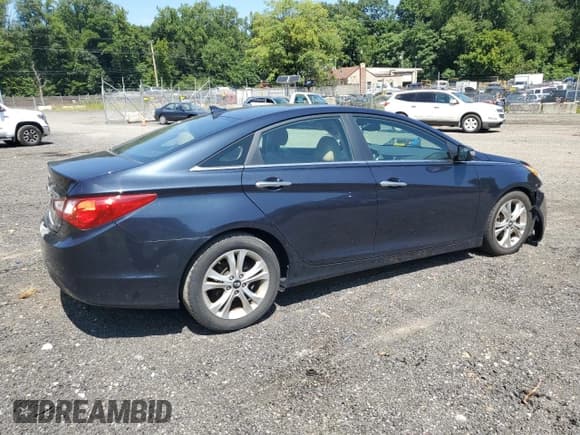 ✅ 2013 Hyundai Sonata SE • VIN: 5NPEC4ACXDH531115 • Lot: 68237794. Listed on Copart with 203,356 mi. Free auction sales archive from the USA and detailed vehicle history report at DreamBid. Image 3.