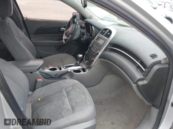 ✅ 2015 Chevrolet Malibu LS • VIN: 1G11B5SL6FF145142 • Лот: 43571369. Опубликован ранее на IAAI с пробегом 221 230 миль. Бесплатный доступ к архиву аукционных продаж из США и подробный отчёт об истории автомобиля на DreamBid. Изображение 5.