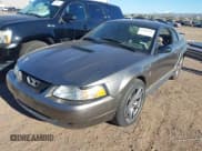✅ 2002 Ford Mustang Standard • VIN: 1FAFP40452F210504 • Lot: 43483631. Wystawiony na IAAI z przebiegiem Nie podano. Bezpłatny archiwum sprzedaży aukcyjnych z USA i szczegółowy raport historii pojazdu na DreamBid. Zdjęcie 2.