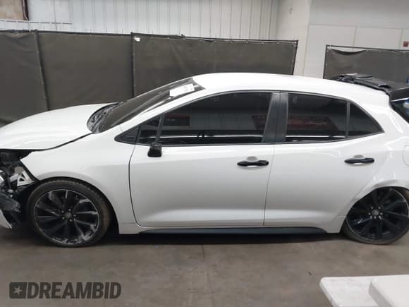 ✅ 2021 Toyota Corolla Nightshade • VIN: JTND4MBE9M3116111 • Lot: 43447913. Wystawiony na IAAI z przebiegiem 53 441 mil. Bezpłatny archiwum sprzedaży aukcyjnych z USA i szczegółowy raport historii pojazdu na DreamBid. Zdjęcie 14.