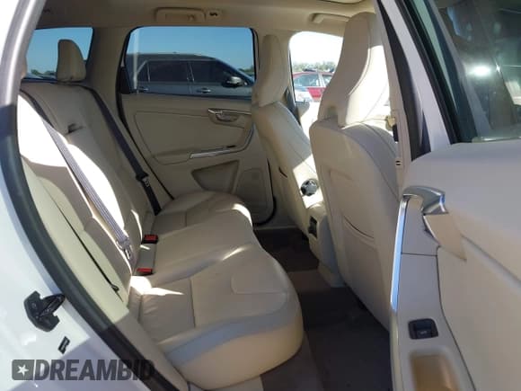 ✅ 2012 Volvo XC60 3.2L • VIN: YV4952DL7C2303064 • Lot: 43571253. Listed on IAAI with 39,926 mi. Free auction sales archive from the USA and detailed vehicle history report at DreamBid. Image 8.