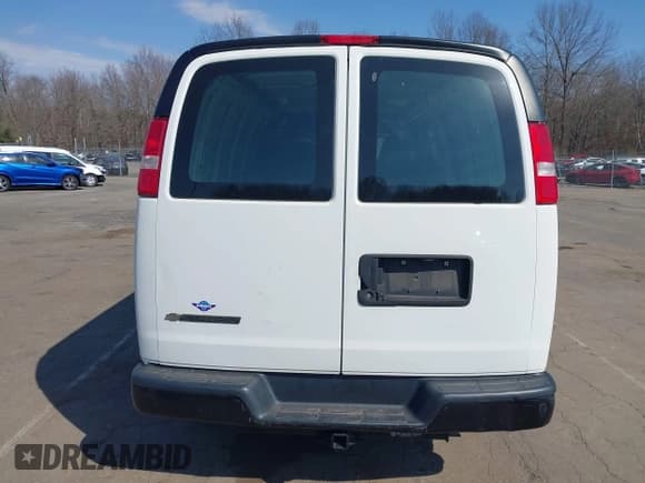 ✅ 2019 Chevrolet Express Cargo • VIN: 1GCWGBFPXK1186665 • Лот: 41795478. Опубликован ранее на IAAI с пробегом 311 142 миль. Бесплатный доступ к архиву аукционных продаж из США и подробный отчёт об истории автомобиля на DreamBid. Изображение 16.