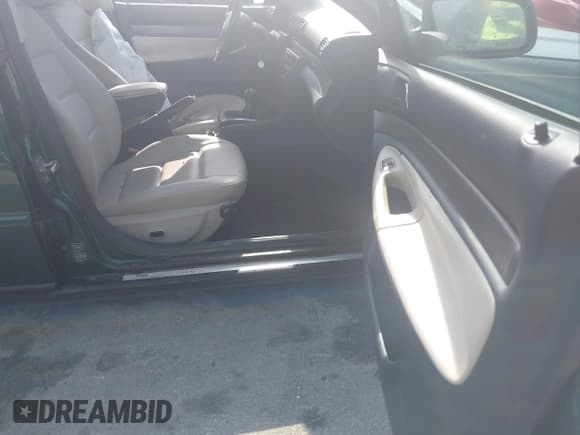 ✅ 2001 Audi A4 • VIN: WAUDC68DX1A021871 • Лот: 42516272. Опубликован ранее на IAAI с пробегом 139 274 миль. Бесплатный доступ к архиву аукционных продаж из США и подробный отчёт об истории автомобиля на DreamBid. Изображение 5.