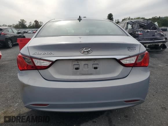 ✅ 2012 Hyundai Sonata GLS • VIN: 5NPEB4AC6CH437797 • Lot: 84265125. Listed on Copart with 83,134 mi. Free auction sales archive from the USA and detailed vehicle history report at DreamBid. Image 6.