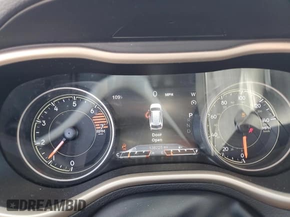 ✅ 2017 Jeep Cherokee Limited • VIN: 1C4PJMDB7HW537357 • Lot: 91084155. Wystawiony na Copart z przebiegiem 138 225 mil. Bezpłatny archiwum sprzedaży aukcyjnych z USA i szczegółowy raport historii pojazdu na DreamBid. Zdjęcie 9.